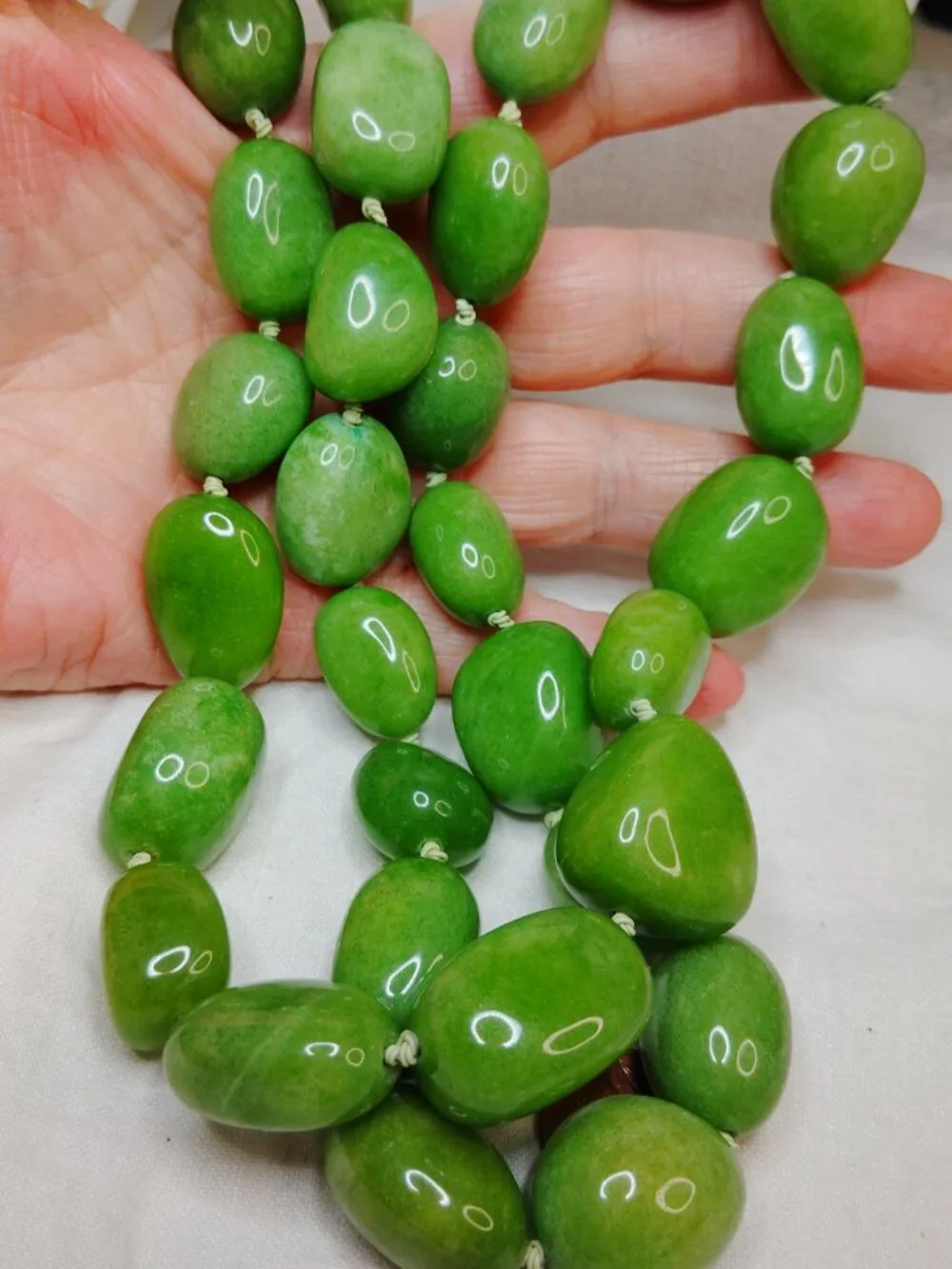 Sajen Sterling Silver Apple‑Green Quartzite Necklace – 26″ Hand‑Knotted